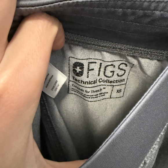 FIG Scrub set - Picture 4 of 6